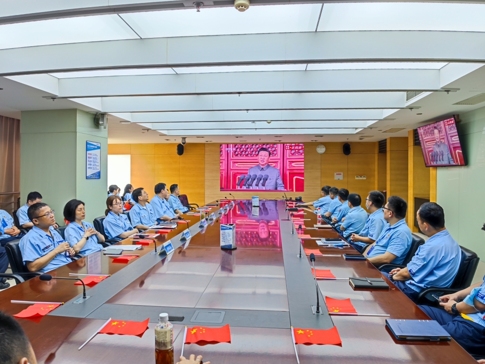 六地hth手机app下载人同看庆祝中国共产党成立100周年大会盛况