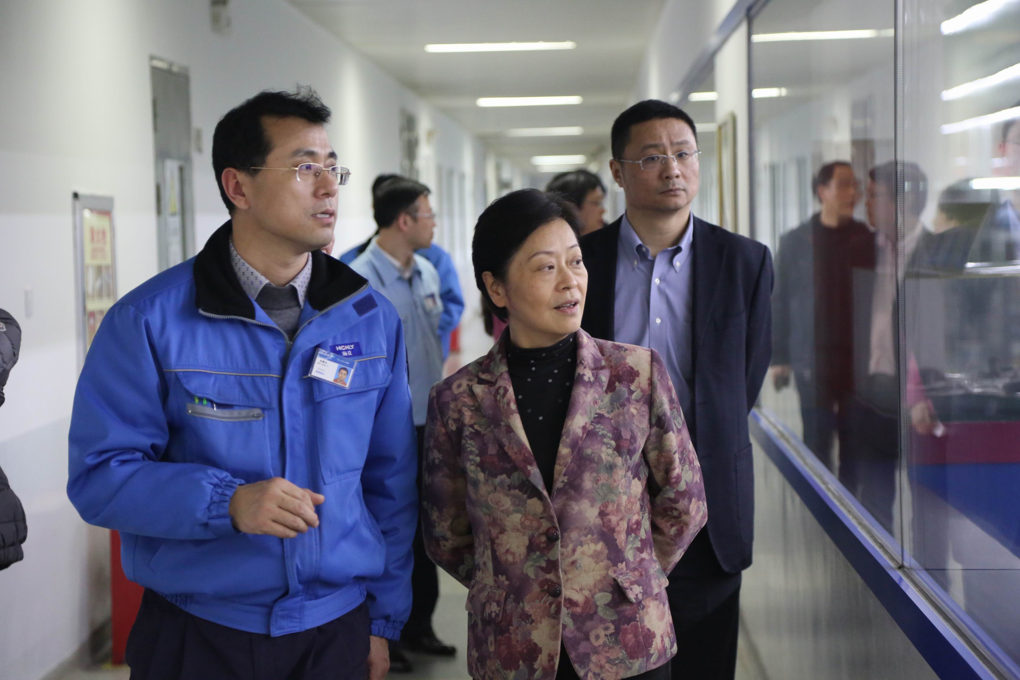 上海国资委副主任向月华调研南昌hth手机app下载