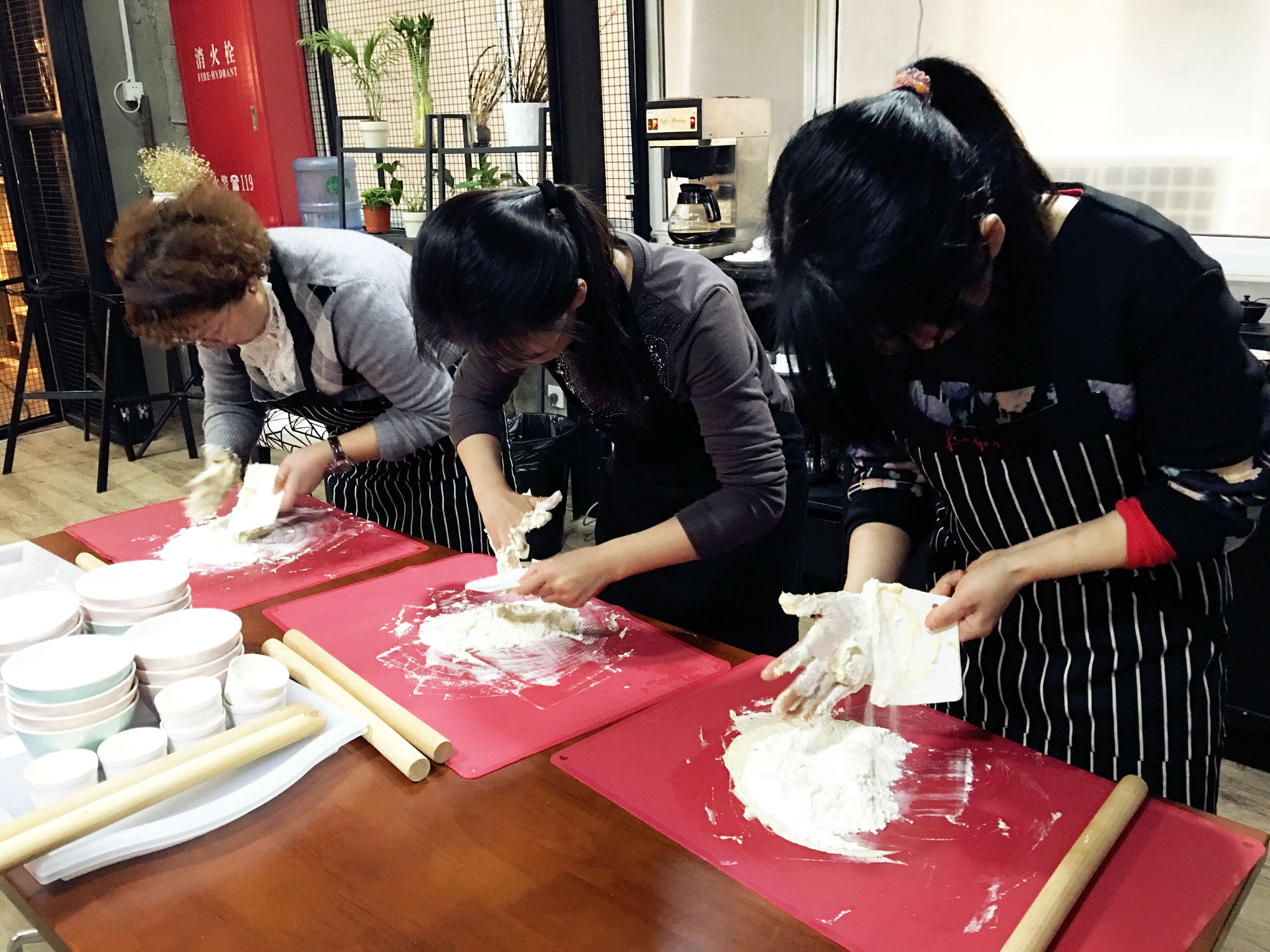 快乐工作、乐享生活：hth手机app下载三八妇女节活动精彩纷呈