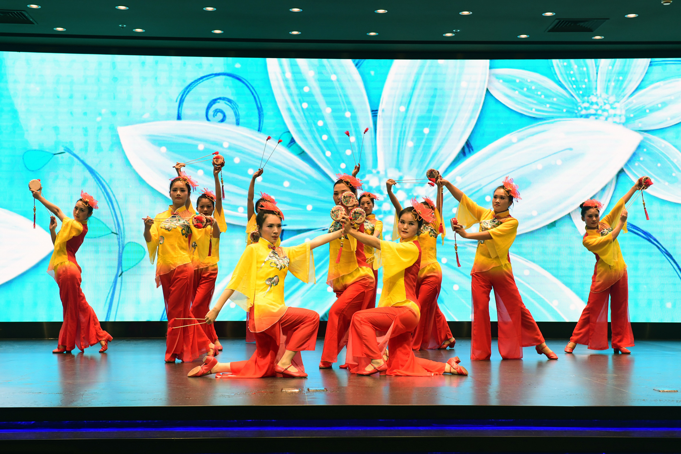 2018hth手机app下载之夏员工文艺晚会精彩上演