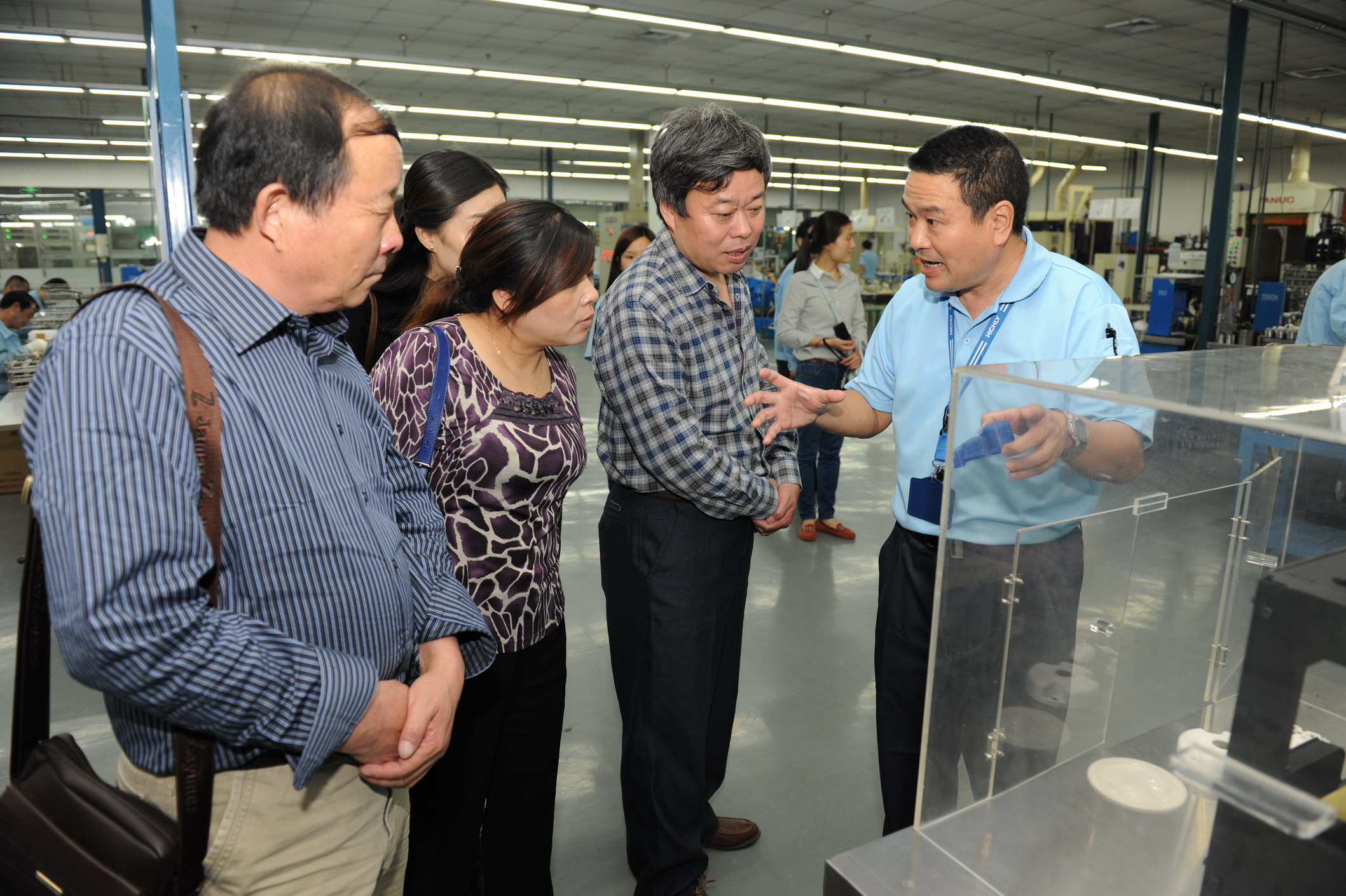 含山县总工会主席高兴偶一行赴hth手机app下载参观交流