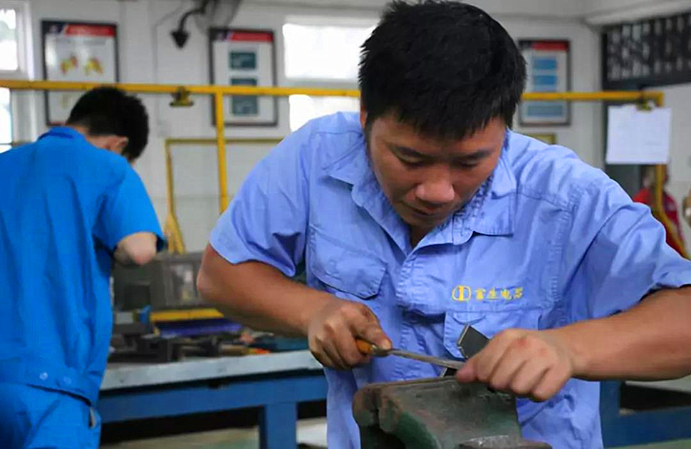 四川富生2名员工在第三届“四川工匠杯”职业技能大赛上摘得季军