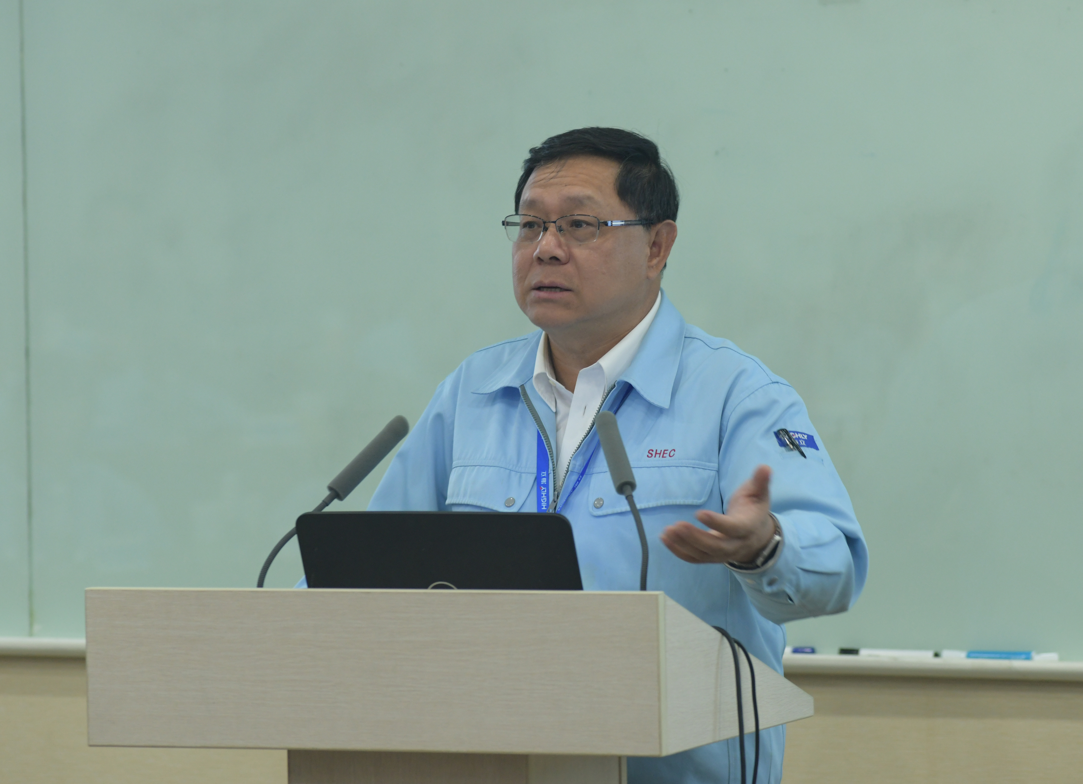 云顶国际版召开2018年第三季度经营工作会议