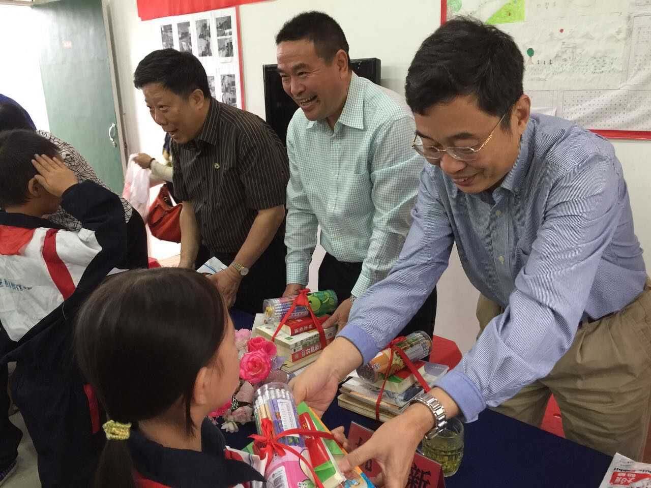 让爱在大山里扎根——第十二所沪hth手机app下载博爱小学落成