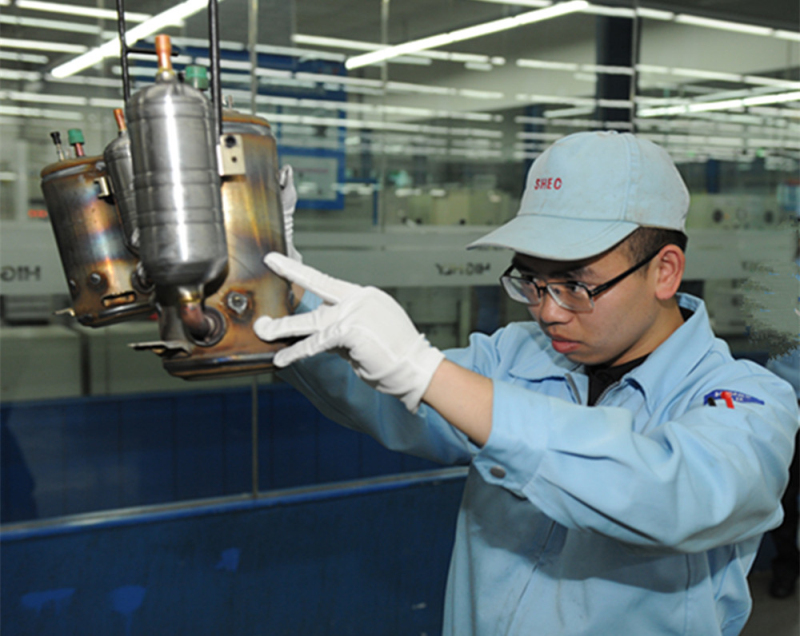 hth手机app下载动力学院举行“‘双师’人才培养、高师带徒结对”签约仪式