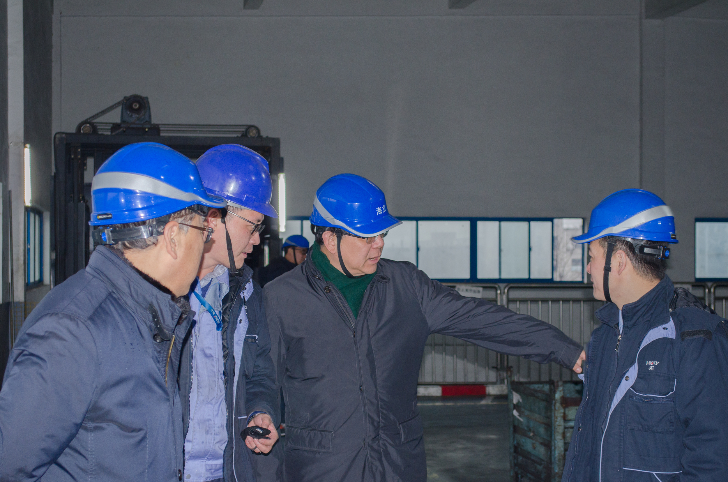 郑建东在安徽hth手机app下载检查安全工作