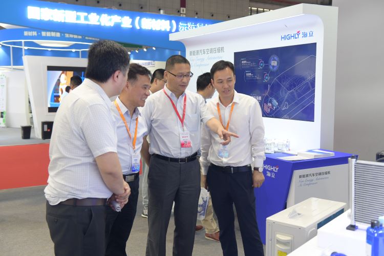 hth手机app下载工博会聚焦“冷暖世界” 大力拓展汽车零部件产业