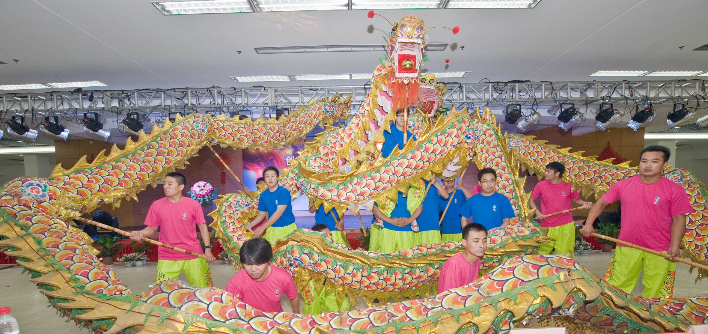 上海日立举行2012年度“hth手机app下载之夏”晚会