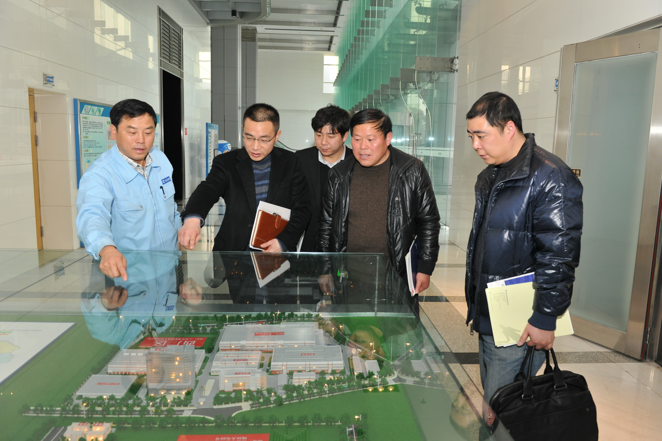 大团镇三墩居委来云顶国际版共建回访学习交流