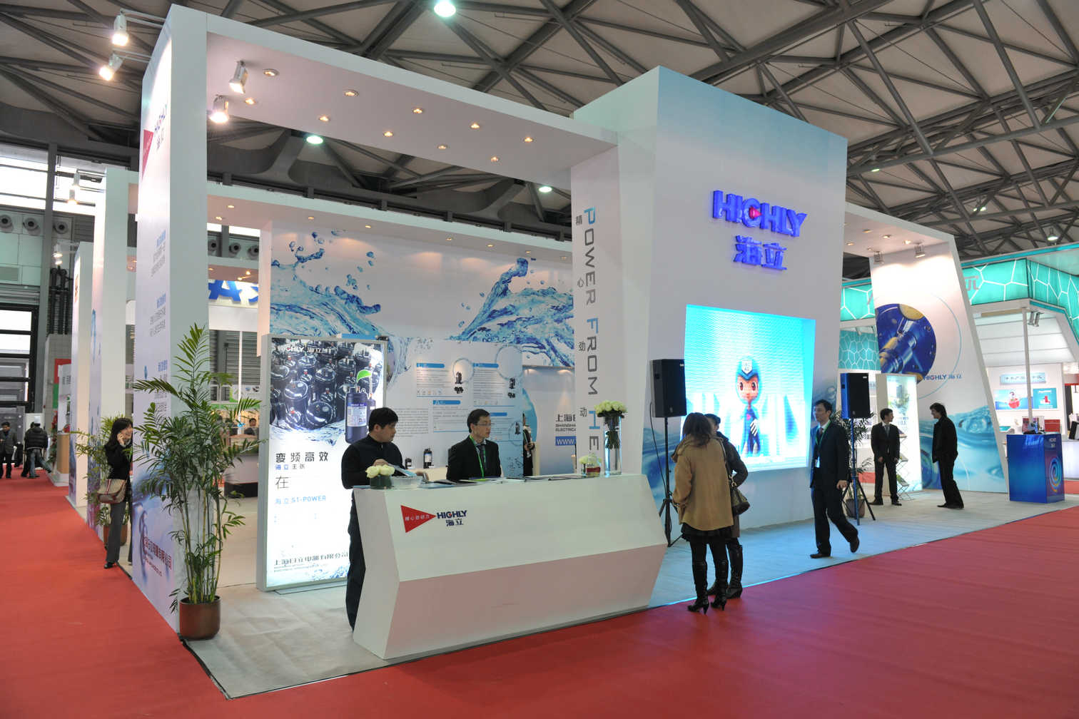 云顶国际版睿能空气源热泵机组、热泵干衣机用压缩机双双荣获“艾普兰”大奖