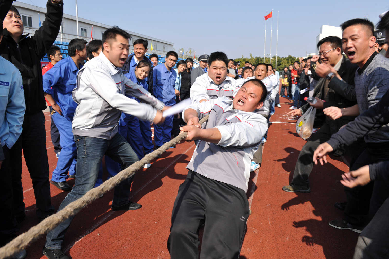 云顶国际版第四届员工运动会开幕式隆重举行