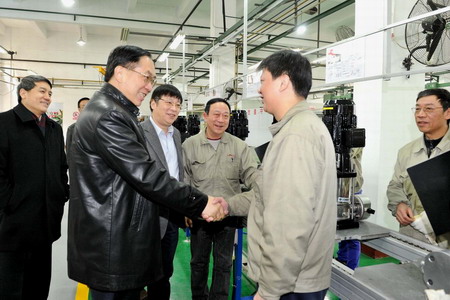 全国总工会服务职工工作组来hth手机app下载特冷调研