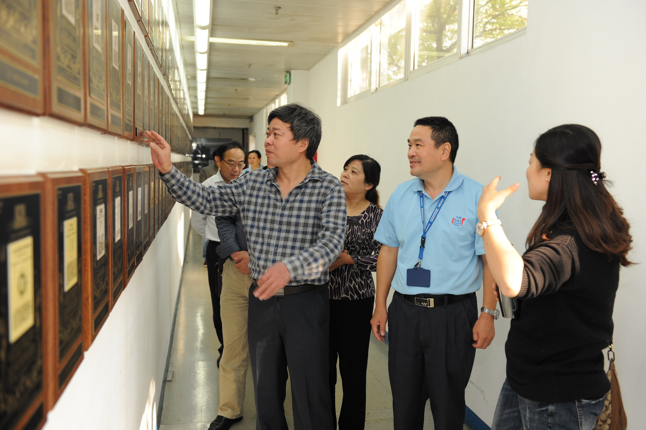 含山县总工会主席高兴偶一行赴hth手机app下载参观交流