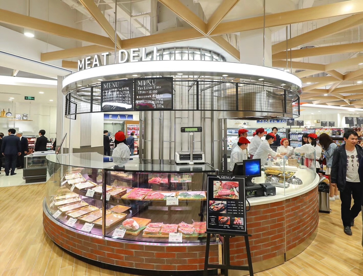 国内第一单——hth手机app下载中野大型圆弧柜填补国内特型柜空白！