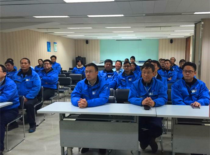 党的纪律刻心上：云顶国际版专题党课提升党员干部拒腐防变能力